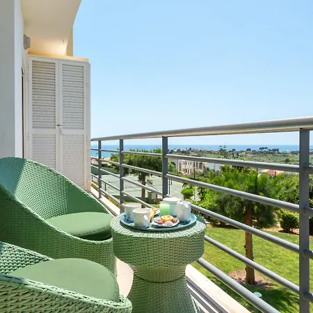 With Comfortable Terrace, 2 Swimming Pools & Tennis Court Αλμπουφέιρα
