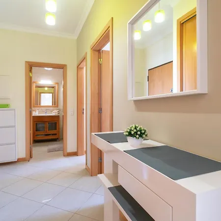 With Comfortable Terrace, 2 Swimming Pools & Tennis Court Αλμπουφέιρα
