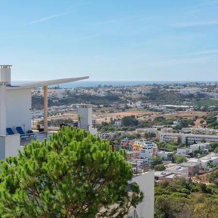 With Comfortable Terrace, 2 Swimming Pools & Tennis Court Αλμπουφέιρα