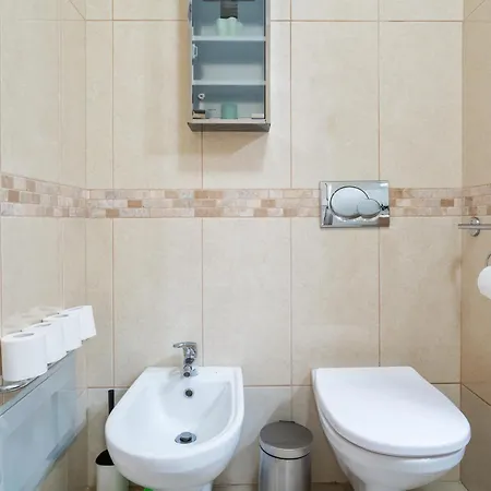 شقة With Comfortable Terrace, 2 Swimming Pools & Tennis Court البوفيرا