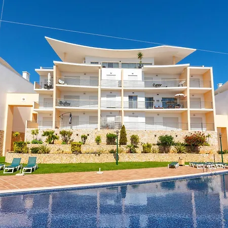 With Comfortable Terrace, 2 Swimming Pools & Tennis Court البوفيرا