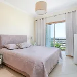 With Comfortable Terrace, 2 Swimming Pools & Tennis Court アルブフェイラ