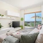 アパート With Comfortable Terrace, 2 Swimming Pools & Tennis Court