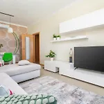아파트 With Comfortable Terrace, 2 Swimming Pools & Tennis Court