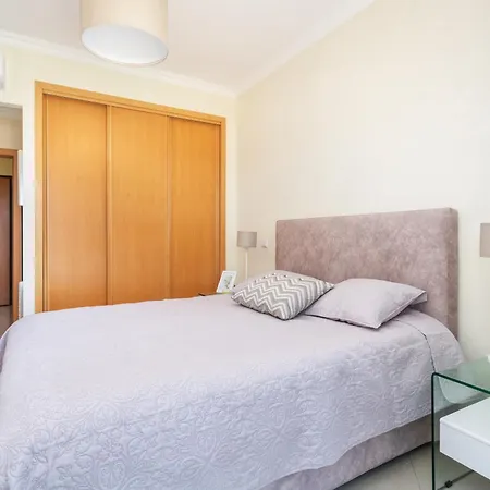 With Comfortable Terrace, 2 Swimming Pools & Tennis Court * Albufeira