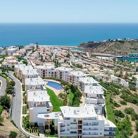 With Comfortable Terrace, 2 Swimming Pools & Tennis Court Apartament Albufeira