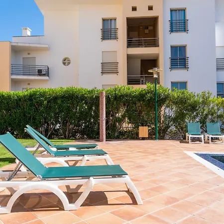 With Comfortable Terrace, 2 Swimming Pools & Tennis Court Apartament Albufeira