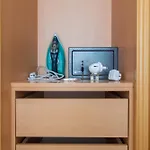 Διαμέρισμα With Comfortable Terrace, 2 Swimming Pools & Tennis Court
